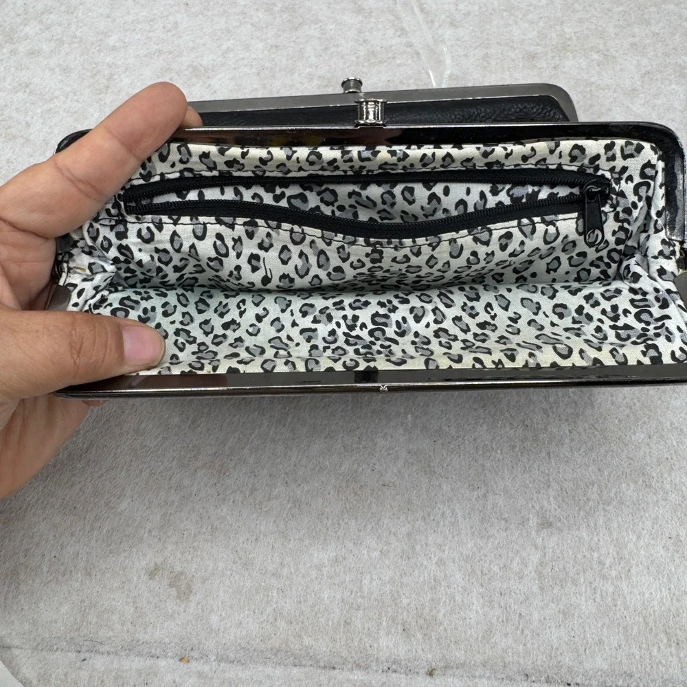 Kenneth Cole New York Leather Kiss Lock Wallet Black‎ Leopard Print Indie 8X4
